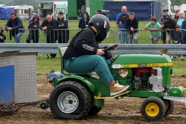 Gardenpuller.jpg Gardenpuller.jpg